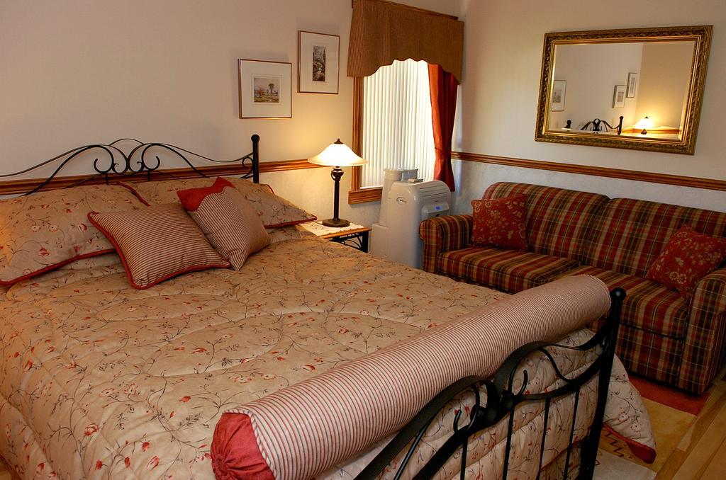 Bed and Breakfast La Maison Dufour & Bouchard Ла-Мальбе Номер фото